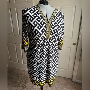 Voir Voir Black & White Pattern Fabric with Yellow Accents Sheath Dress size 24